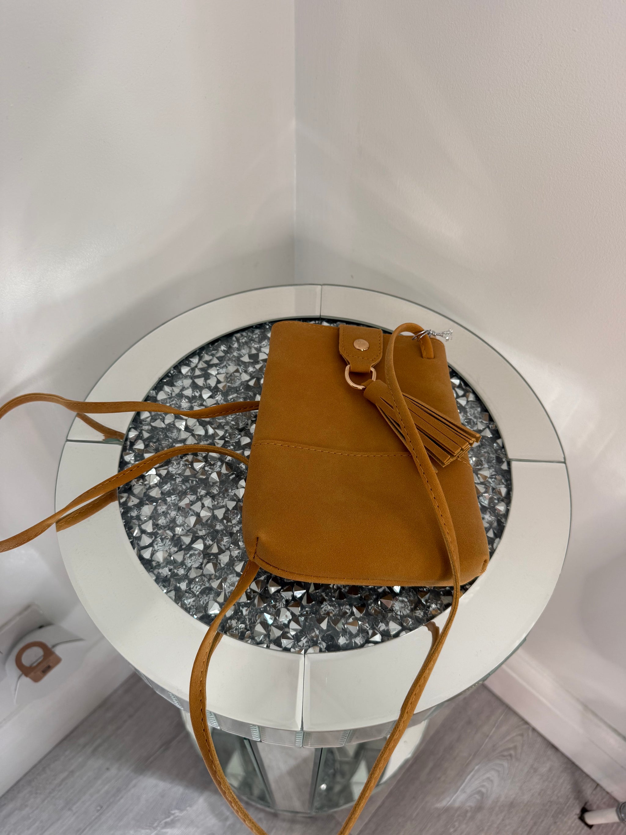 Yas crossbody phone bag