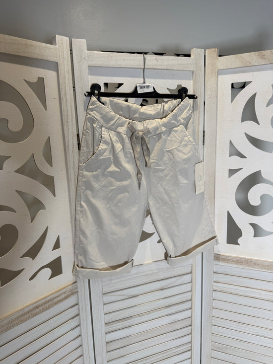 Magic beige shorts