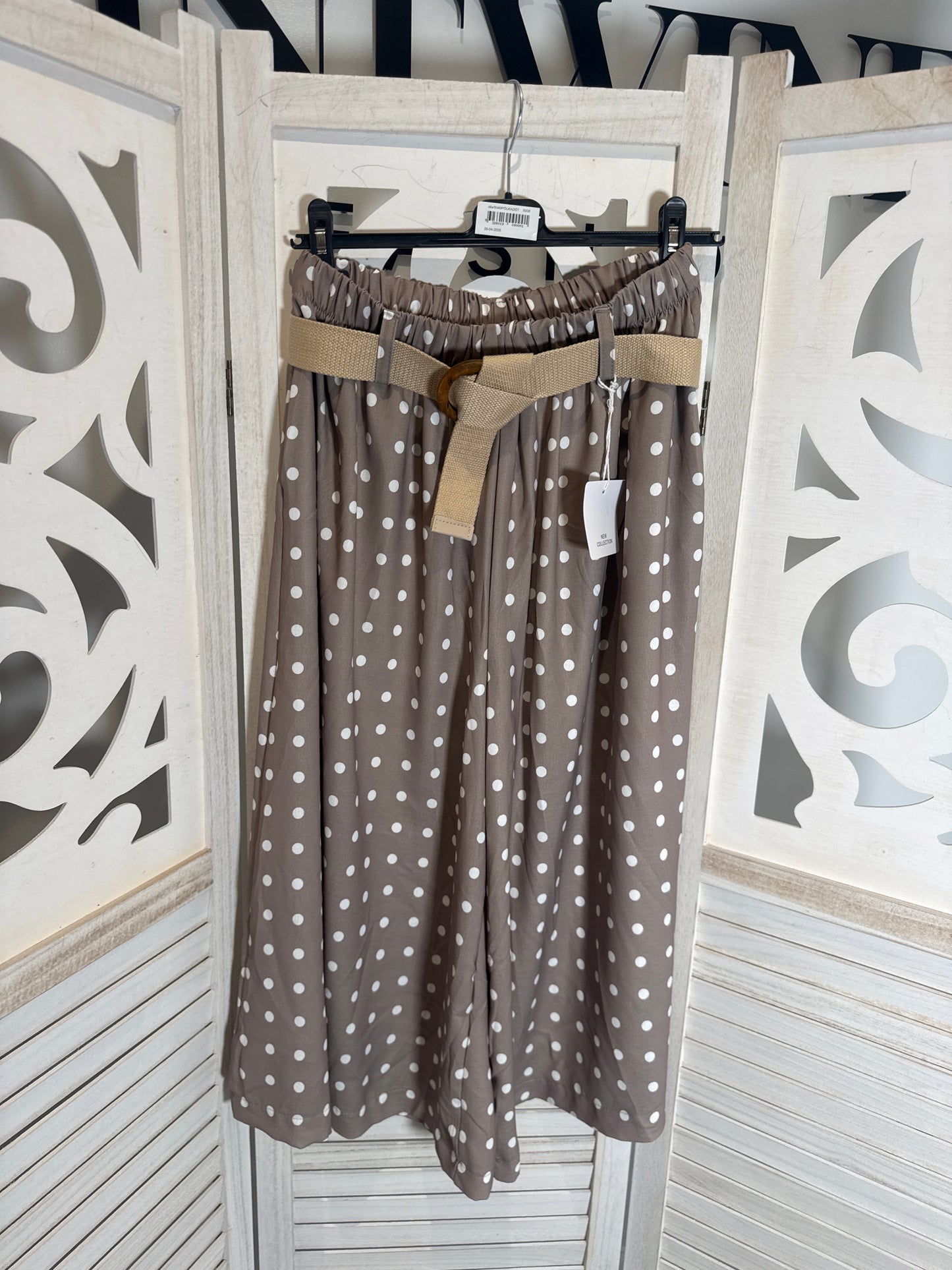 Pantalón culotte Percy con lunares, cintura elástica y cinturón