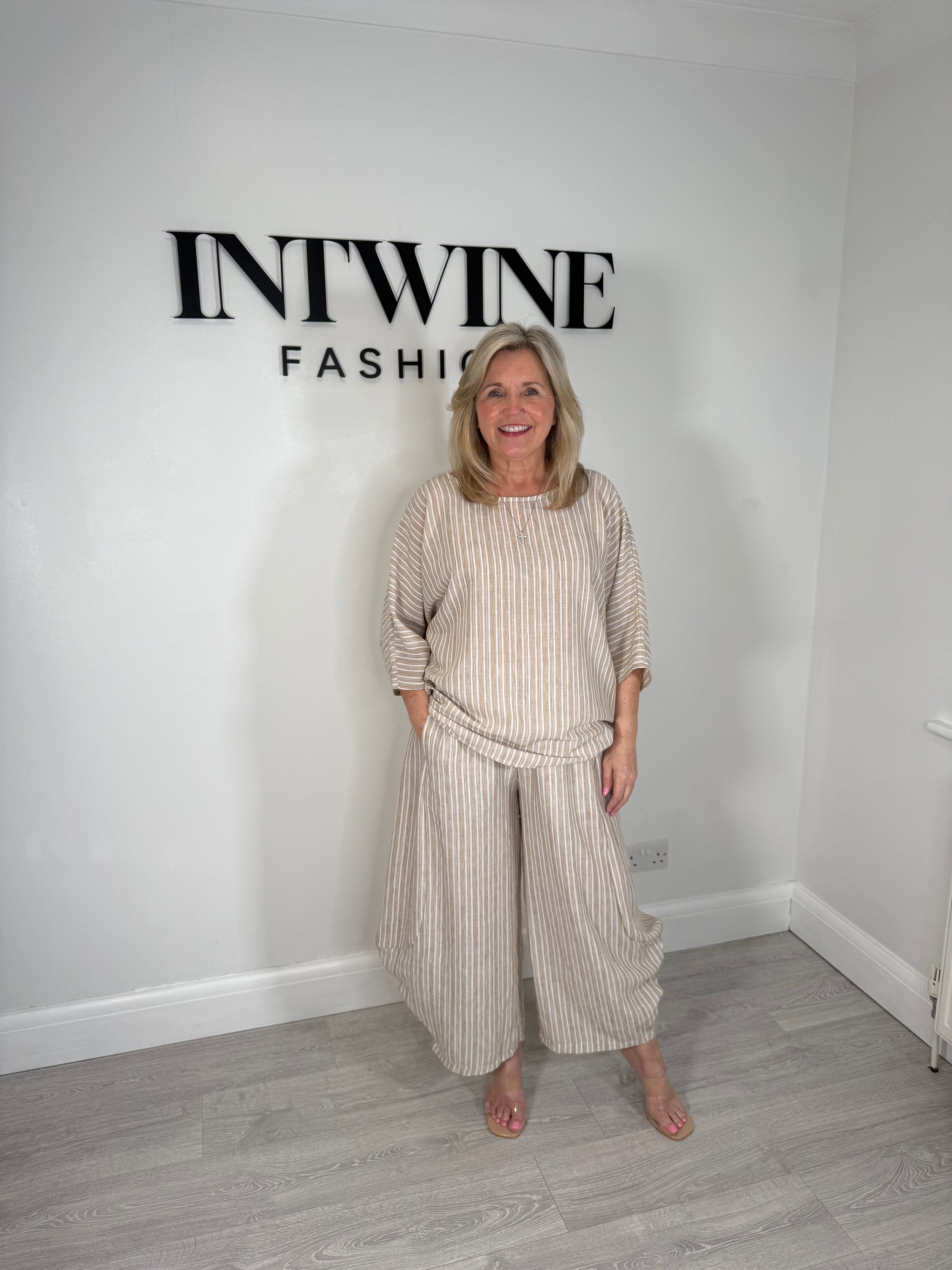 Conjunto de pantalón a rayas de lino Mila