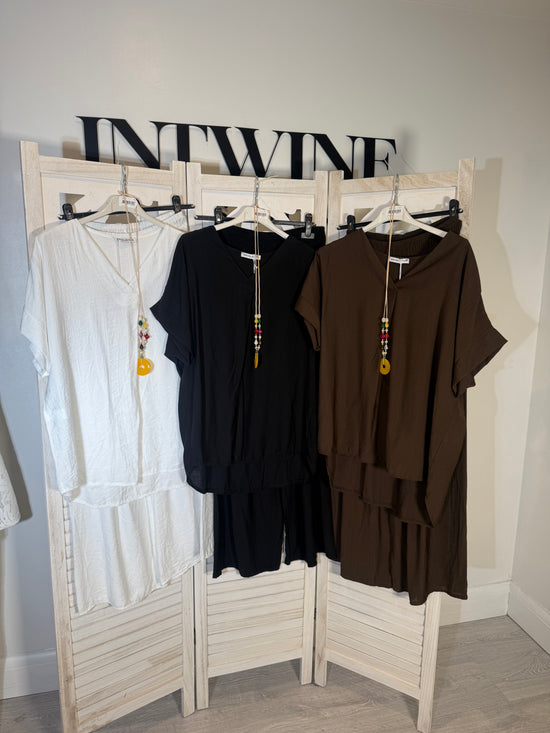Natasha trouser co-ord with necklace
