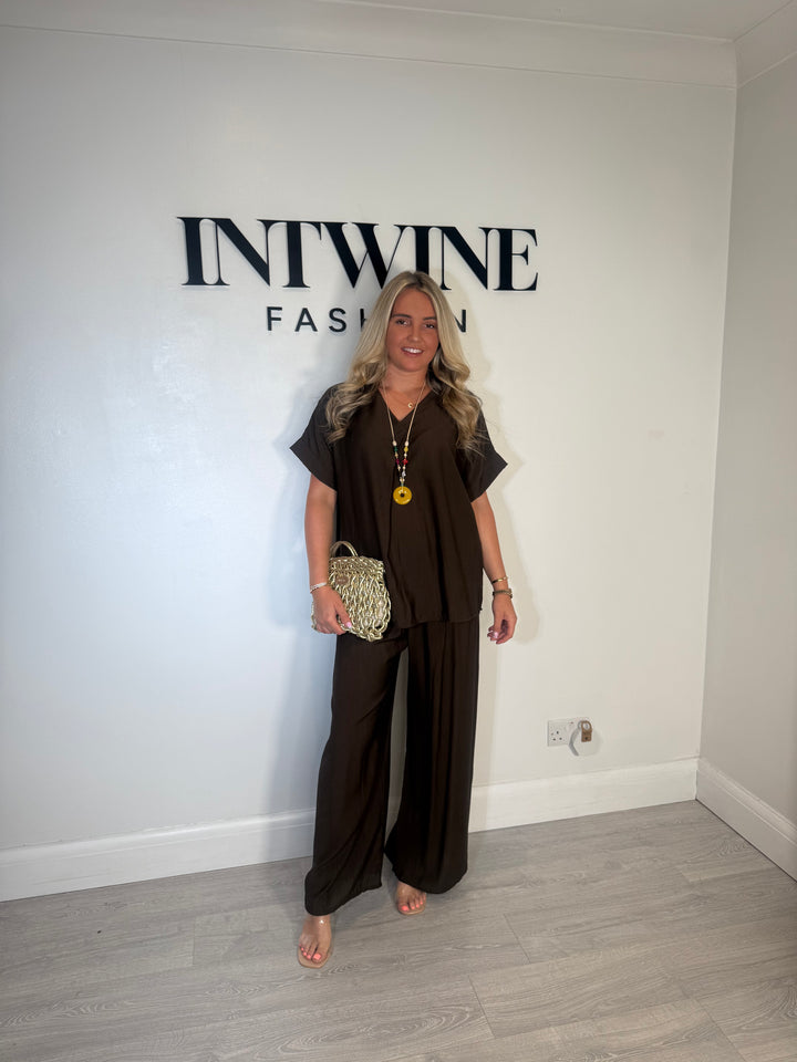 Conjunto de pantalón y top Natasha con collar