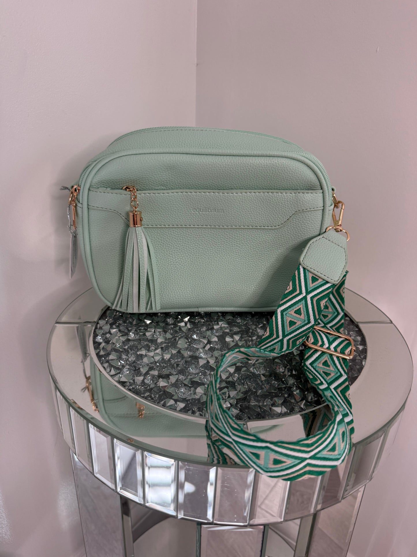Jane soft bag with attachable strap