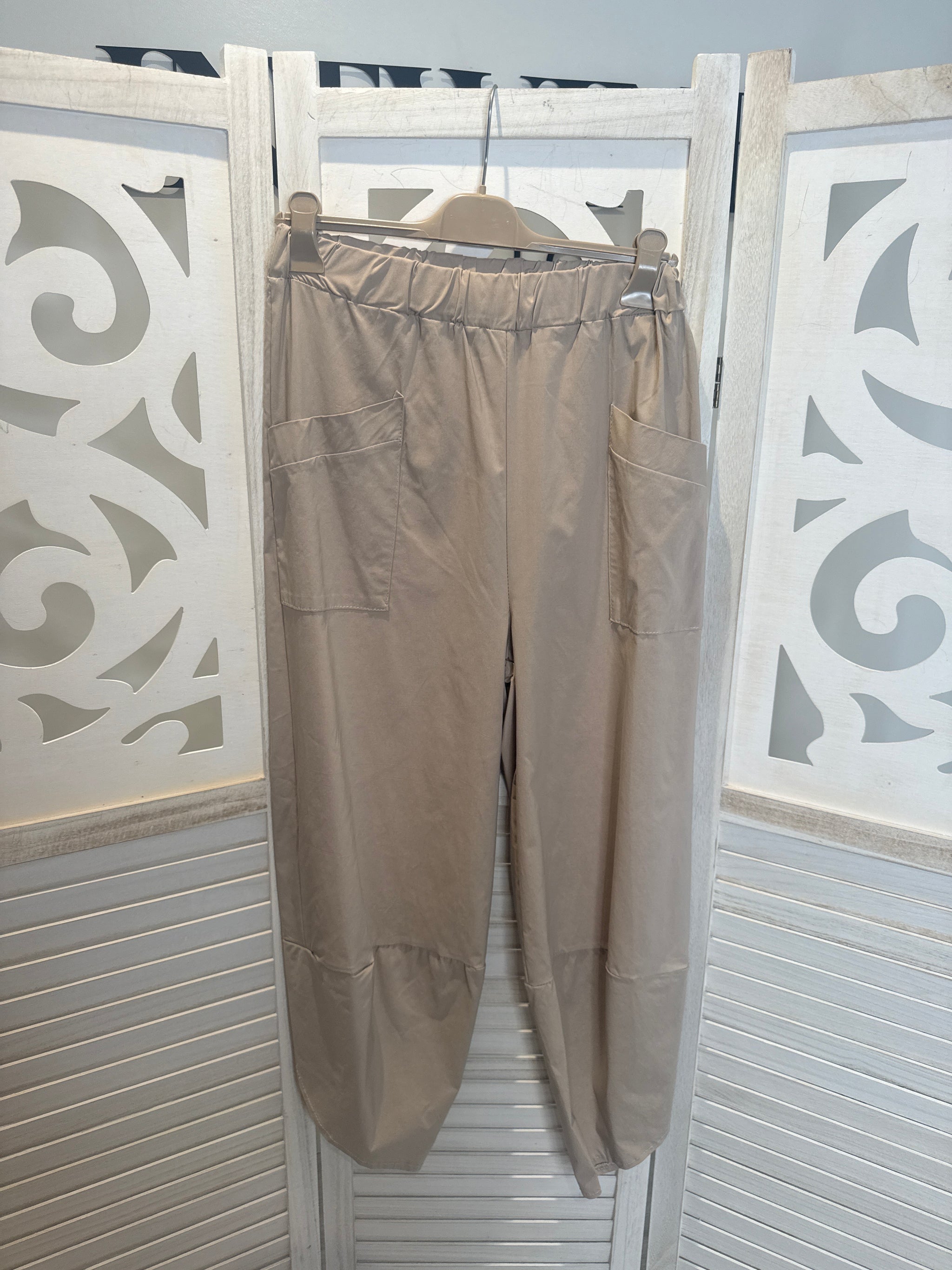 Betty barrel leg magic trousers