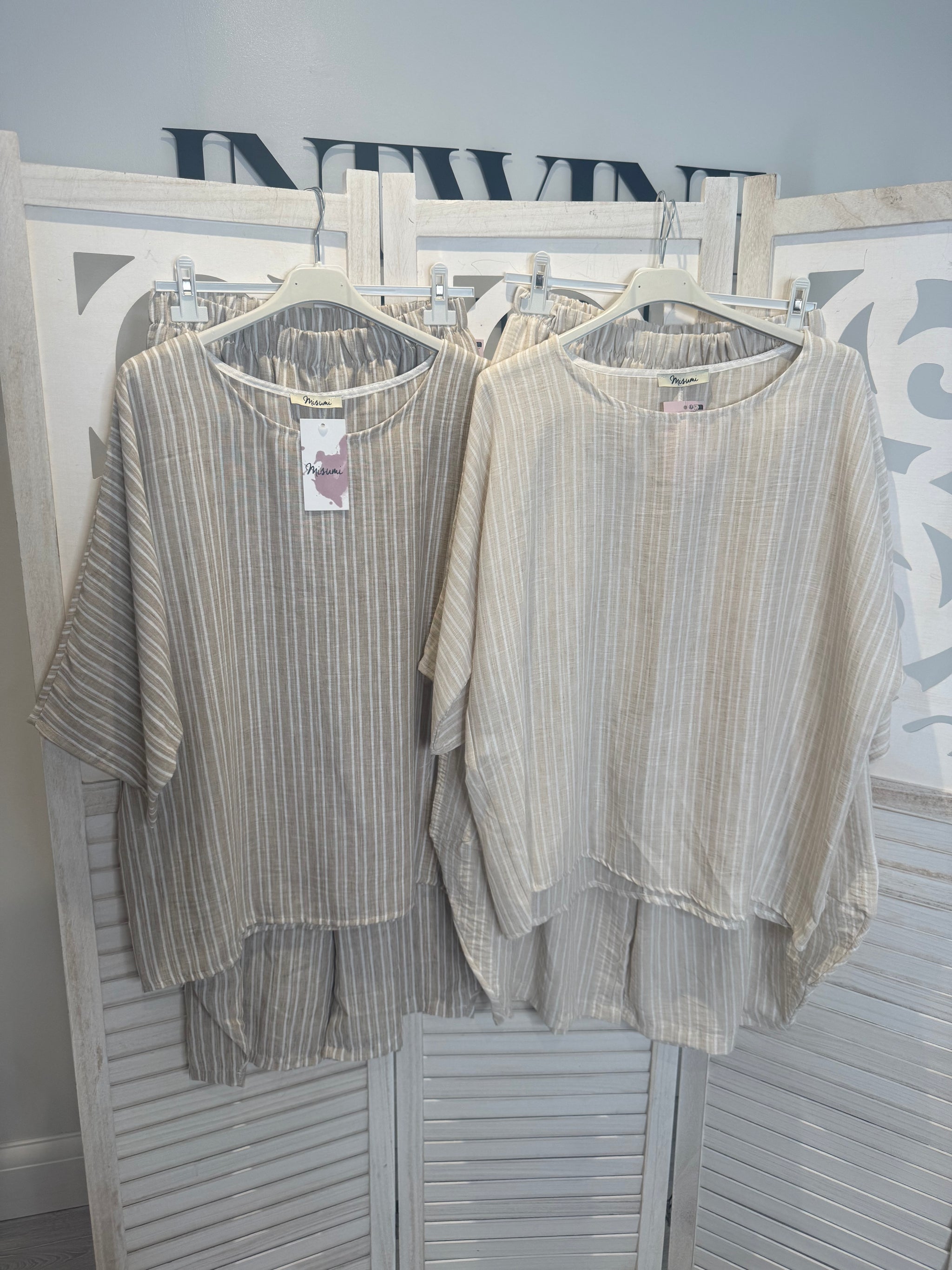Conjunto de pantalón a rayas de lino Mila